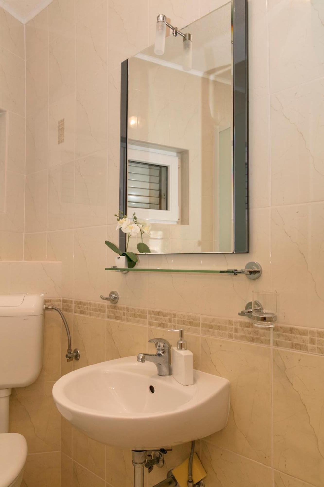 Apartmani Darinka Башка-Вода Экстерьер фото