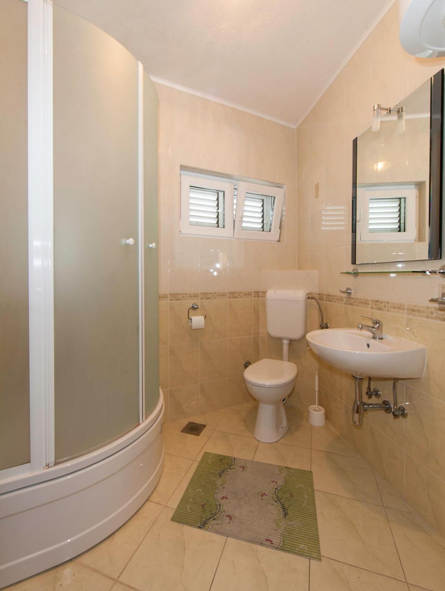 Apartmani Darinka Башка-Вода Экстерьер фото